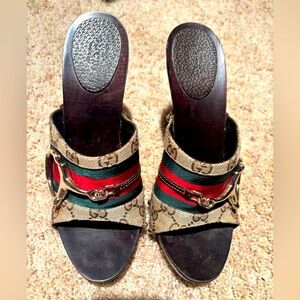 Authentic Gucci shoes Women’s Size 7 1/2